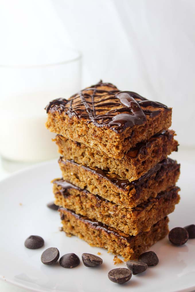 Super simple peanut butter oatmeal bars ready in under 30 minutes - a perfect fuss free treat for satisfying any sweet tooth!