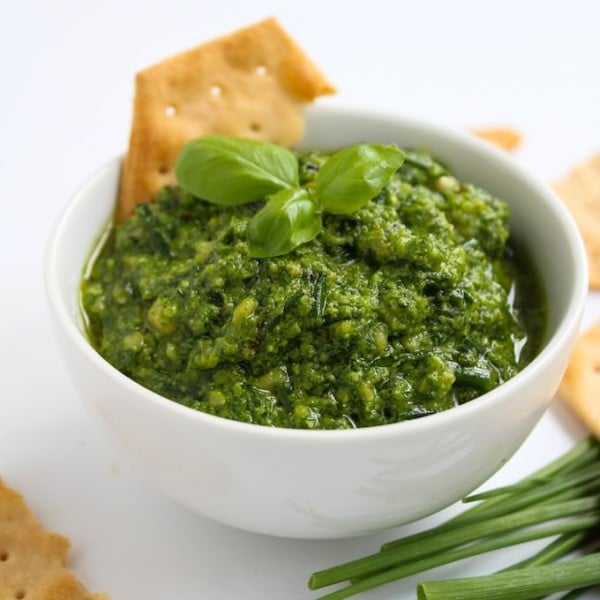 Low FODMAP Chive Pesto | www.asaucykitchen.com