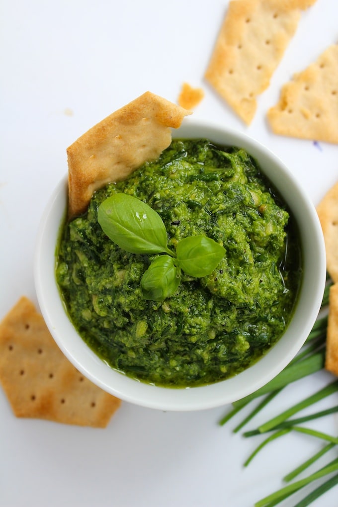 Low FODMAP Pesto with Chives| www.asaucykitchen.com