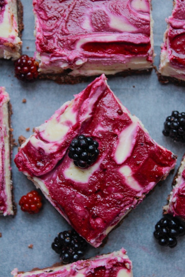 Raw Blackberry Cheesecake slices topped with fresh blackberries