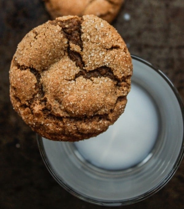 Cardamon Spiced Molasses Cookies - these cookies are made in one bowl, ready in under an hour and are grain, dairy, and nut free and go perfectly with your afternoon cup of tea!