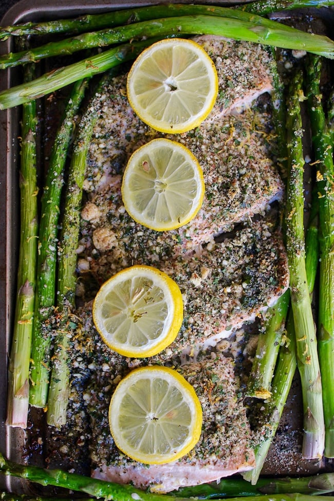 almond herb salmon topped with lemon slices