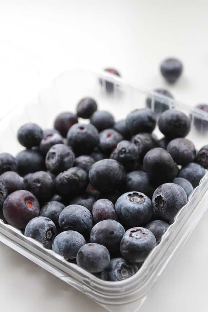 fresh blueberries 