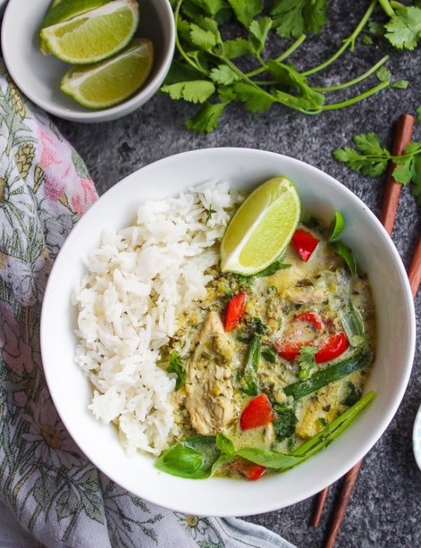 low fodmap thai green curry with white rice in a bowl