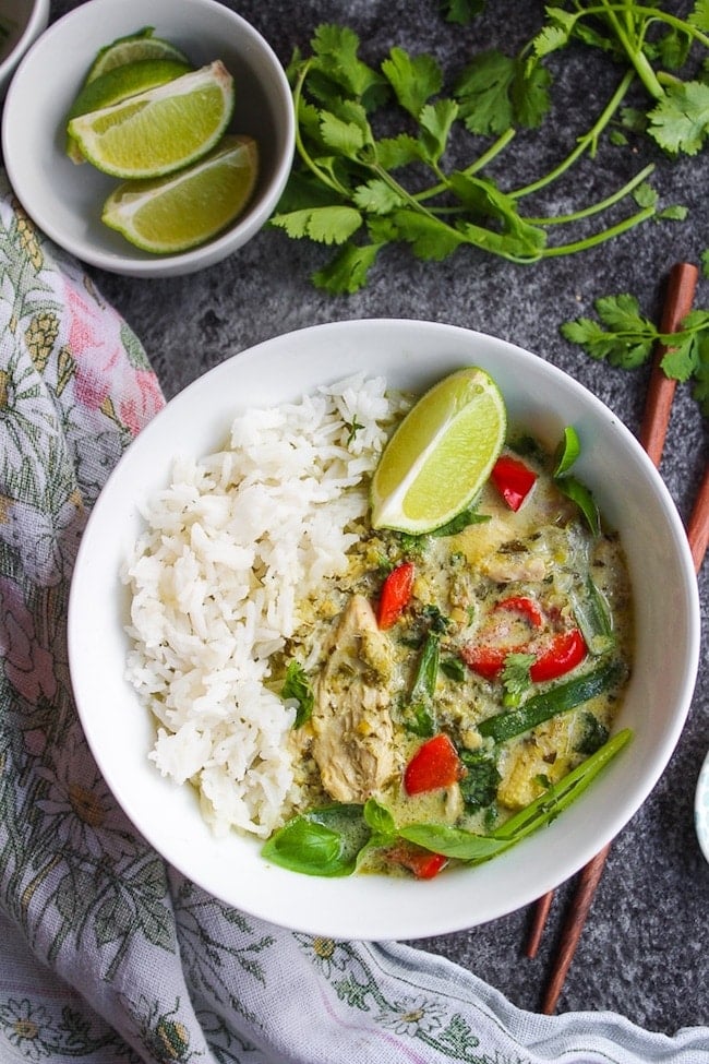 low fodmap thai green curry with white rice in a bowl