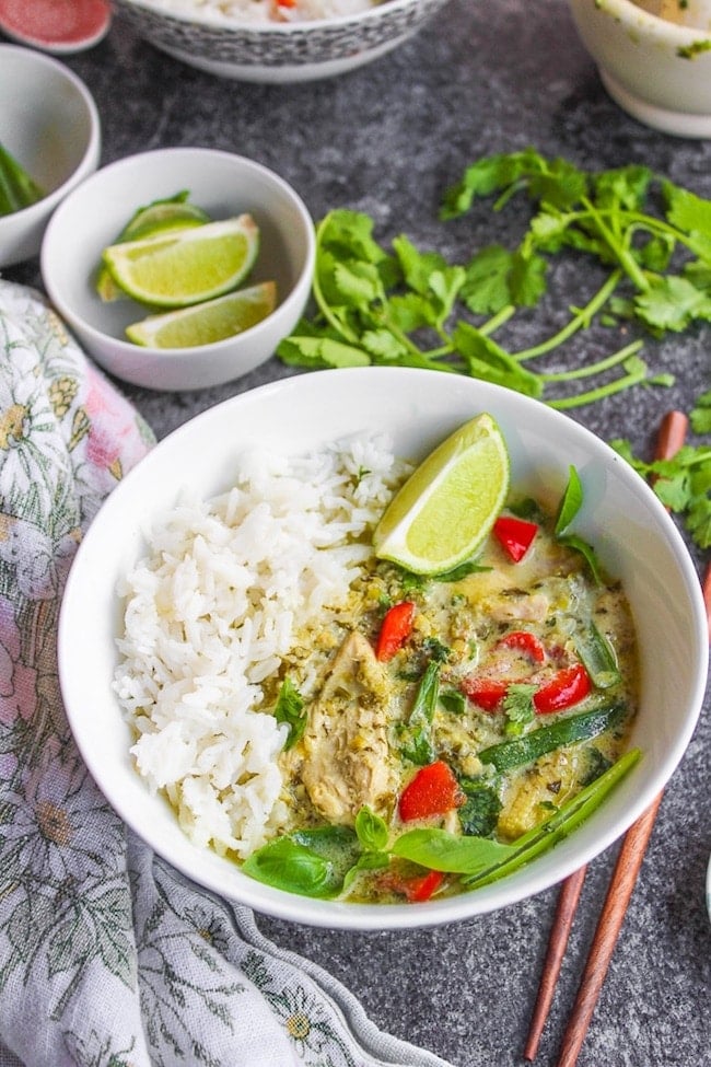 low fodmap thai green curry with white rice in a bowl