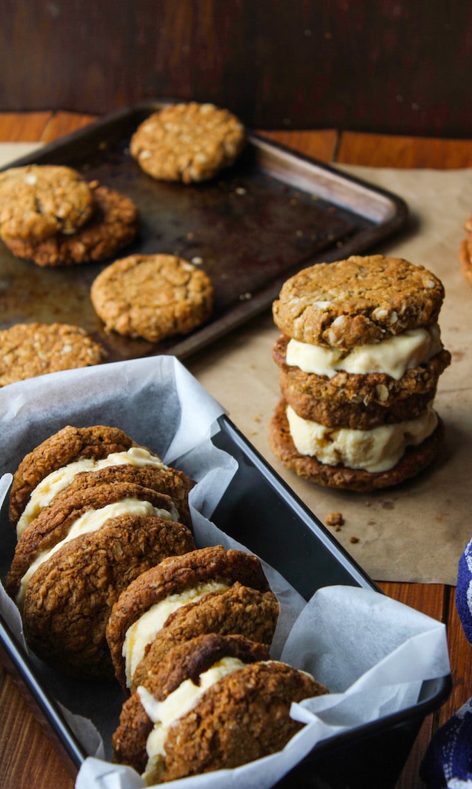 Oatmeal Cookies & Ice Cream Sandwiches - gluten free & vegan 