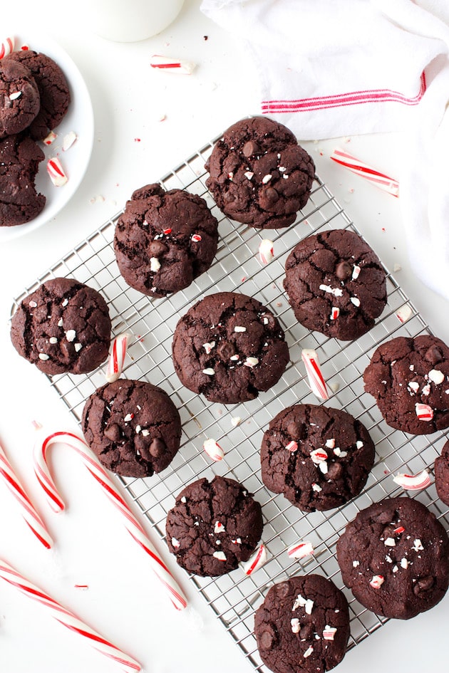 Peppermint Mocha Brownie Cookies - soft and chewy, minty chocolate chunk cookies with hints of coffee. Made in one bowl in less that 30 minutes! Gluten Free & Paleo