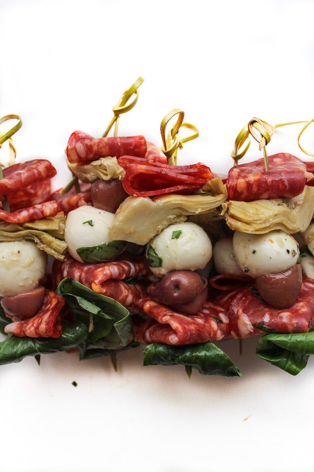 Simple Antipasto Skewers with pepperoni, olives, artichoke, fresh basil & marinated mozzarella balls | An easy yet stylish appetizer | Gluten Free + Low Carb + Grain Free