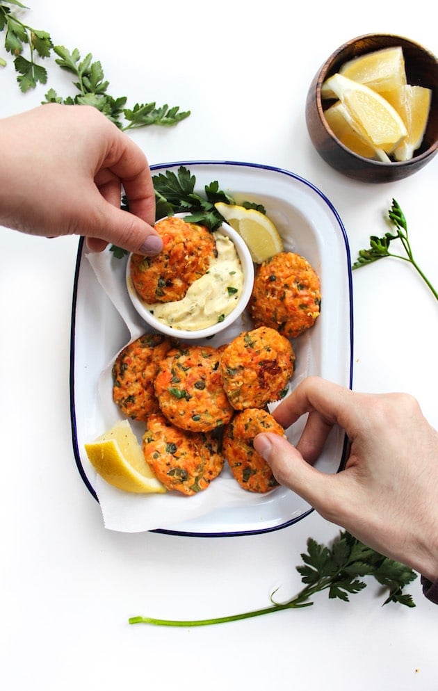 Mini Paleo Salmon Cakes & a Lemony Herb Aioli and notes on how to make this FODMAP friendly