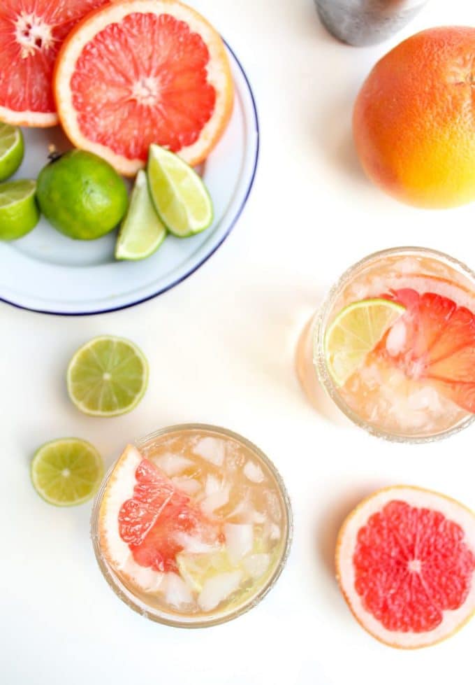 Ginger Beer Paloma Cocktails | A fresh & simple cocktail made with grapefruit, limes, tequila & ginger beer