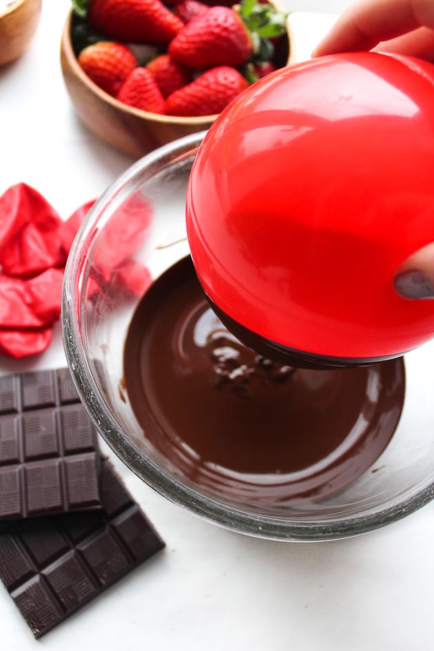  edible chocolate bowls - balloon dipping into chocolate 