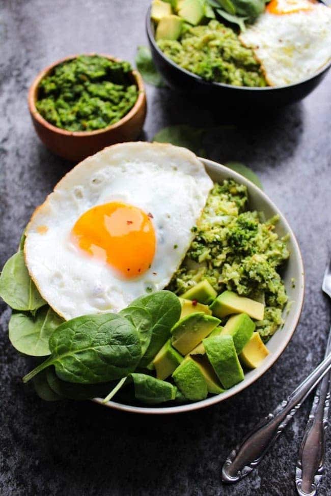 Pesto cauliflower rice breakfast bowls