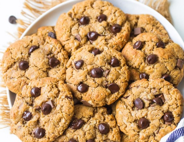 Flourless Peanut Butter Oatmeal Cookies on a plate