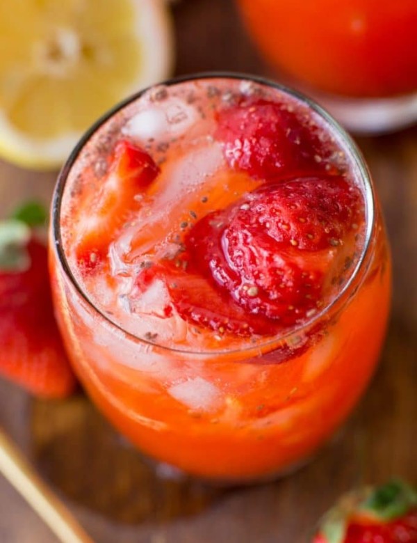 Paleo Chia Seed Strawberry Lemonade