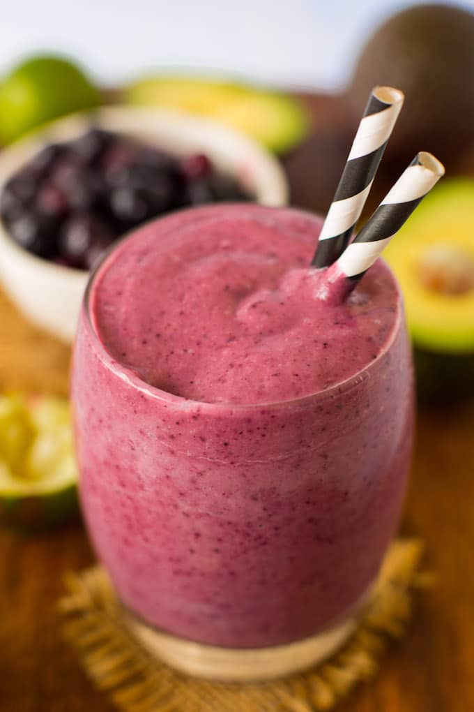 5 ingredient Blueberry Lime Smoothie - thick creamy & filling! | Paleo + Vegan