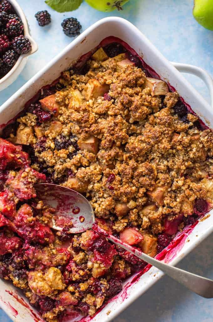 Sweet & tangy Apple & Blackberry Crumble - made with less than 10 ingredients and cooked in one dish! Paleo + Vegan