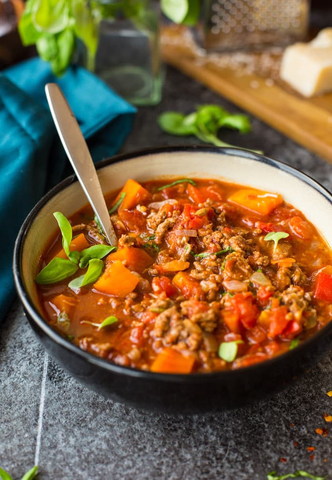 Italian Style Instant Pot Beef Chili - a bean free, paleo friendly chili with robust Italian flavours - ready in 30 minutes! Gluten Free + Dairy Free