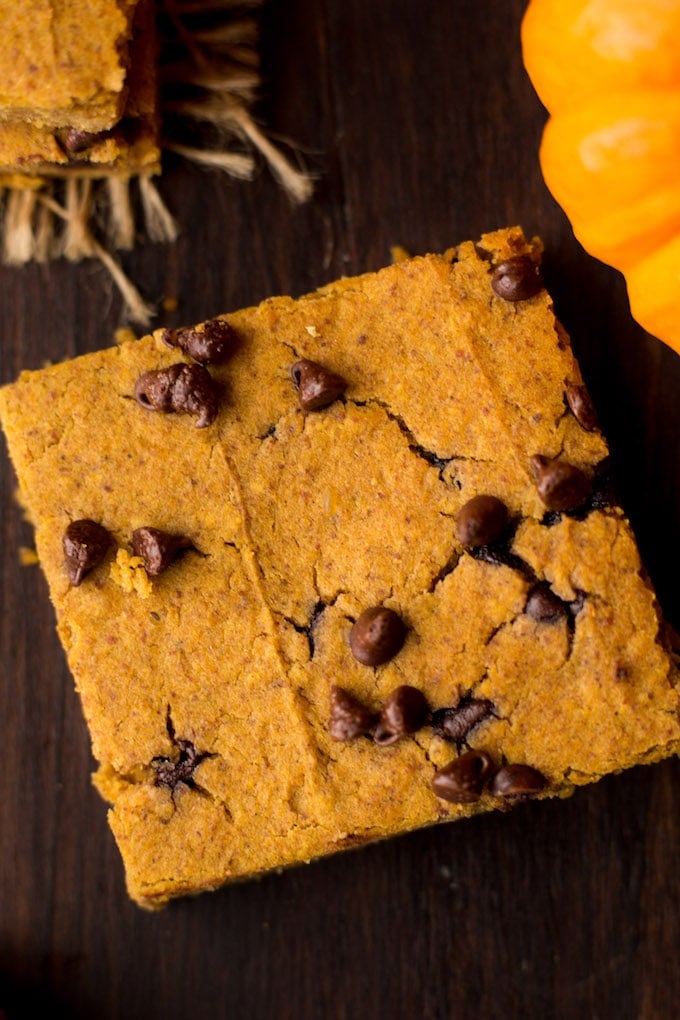 Soft & chewy Chickpea Pumpkin Blondies - Only one bowl + eight ingredients needed to make these easy, fall snacks! | Gluten Free + Vegan