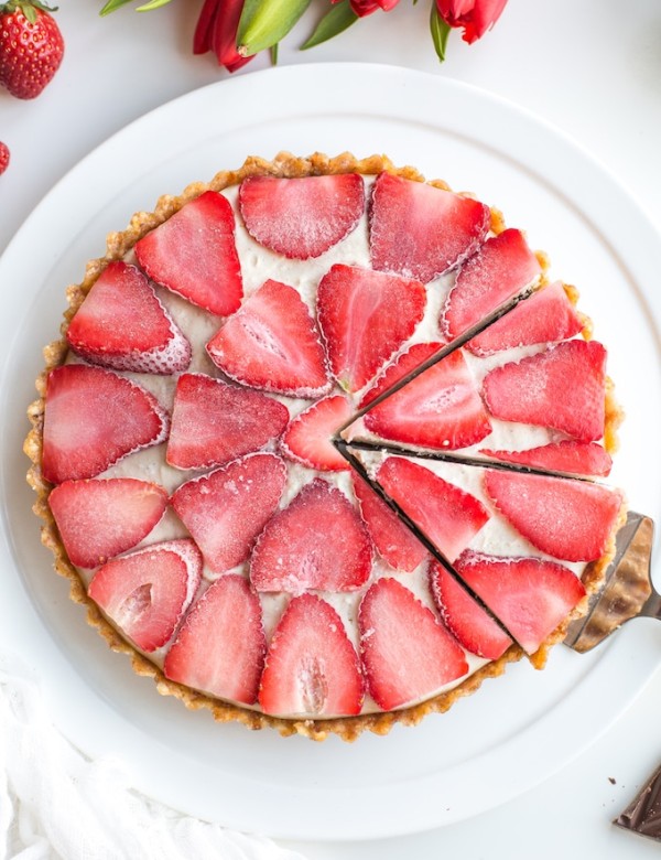 Raw Strawberry Cheesecake Tart