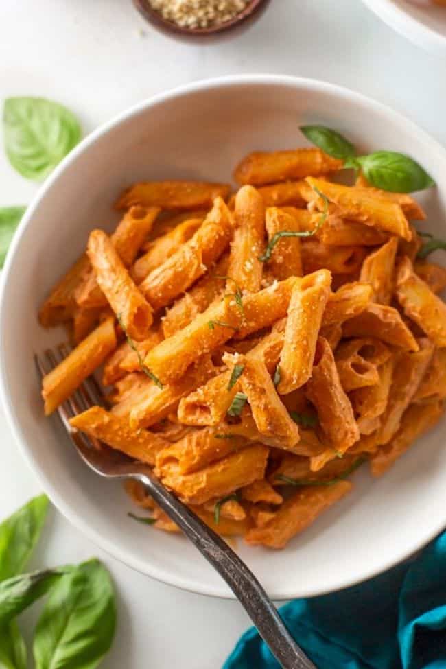 Creamy Cashew Tomato Pasta in a white bowl