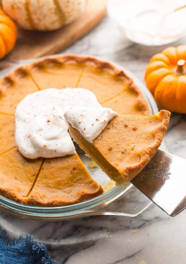 spatula pick up slice of Paleo Pumpkin Pie