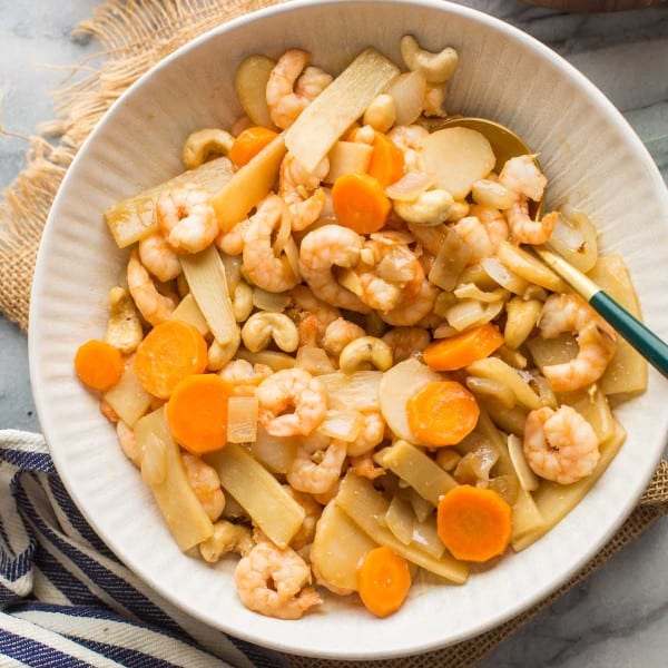 King-Prawn-and-Cashew-Nut stir fry in a serving dish