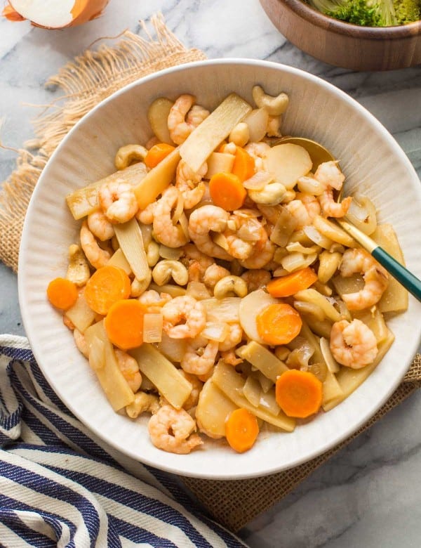 King-Prawn-and-Cashew-Nut stir fry in a serving dish