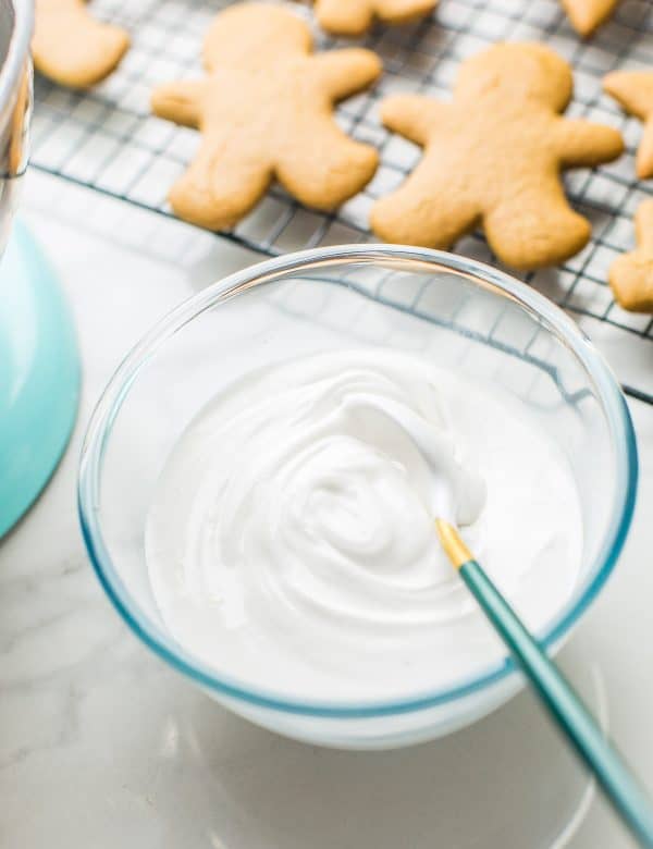 vegan royal icing in a bowl