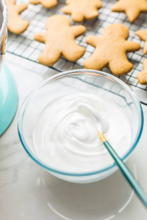 vegan royal icing in a bowl