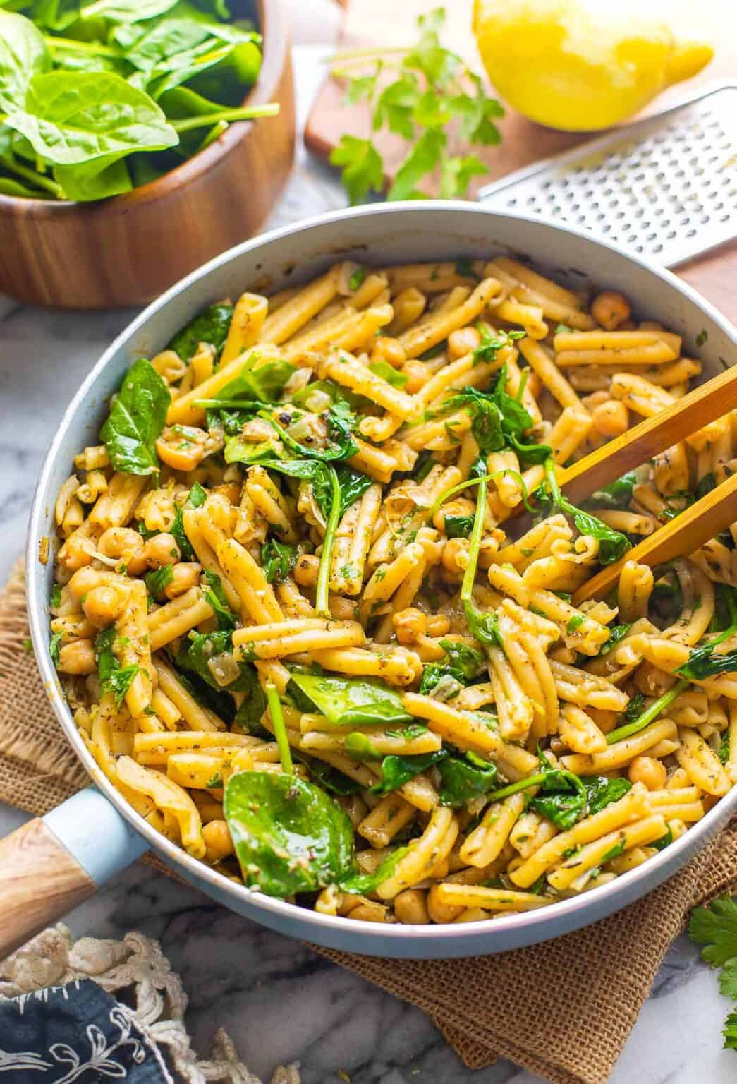 Za'atar Spiced Pasta with Chickpeas and Spinach A Saucy Kitchen