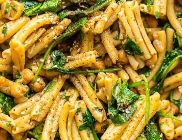 za'atar spiced pasta with chickpeas and wilted spinach