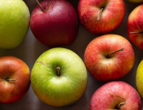 red and green apples
