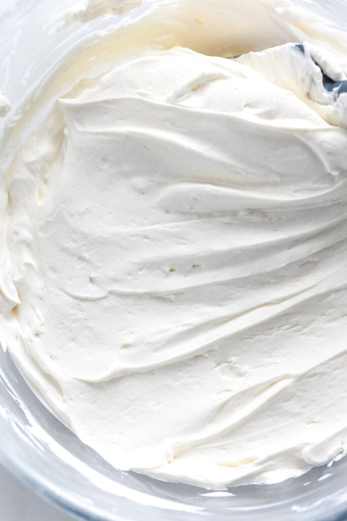 whipped mascarpone frosting